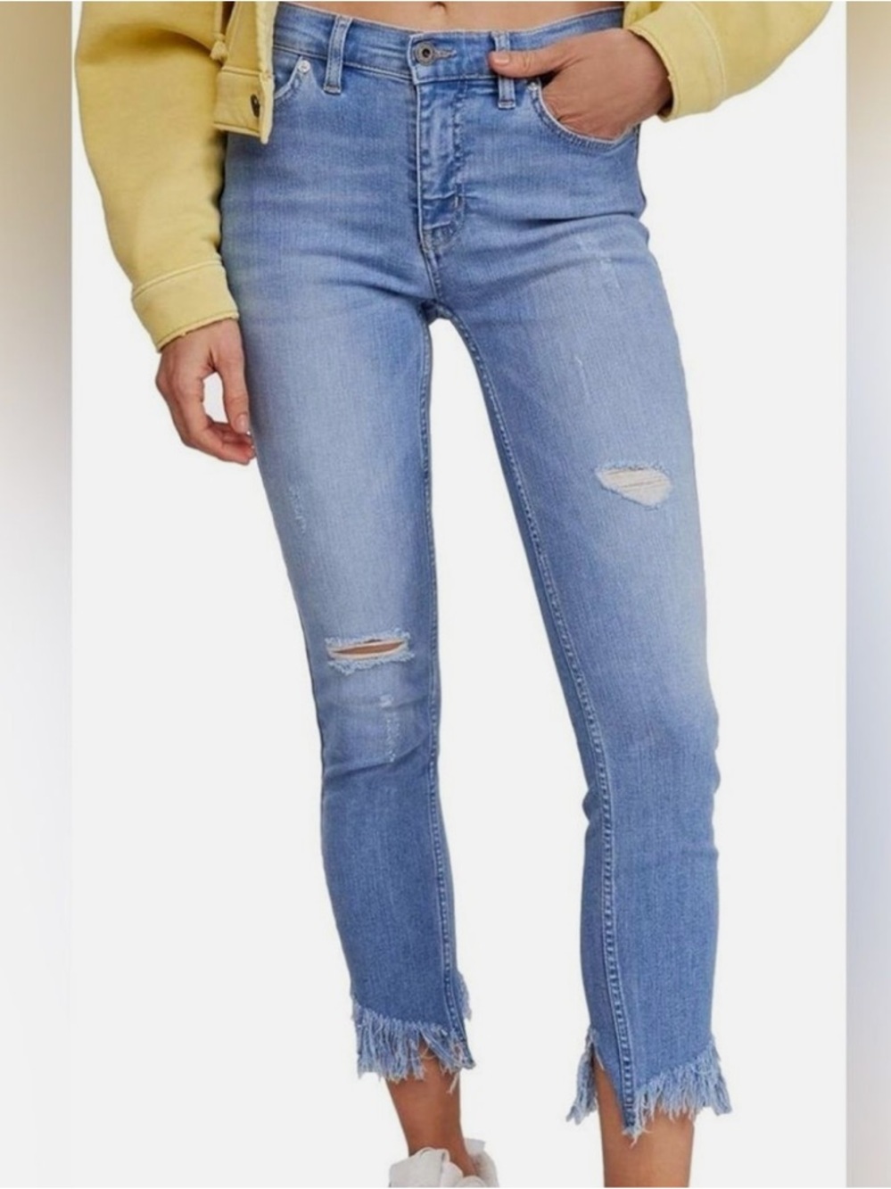 FREE PEOPLE Great Heights Frayed Skinny Jeans Regal Blue Size 31 Mid Rise
